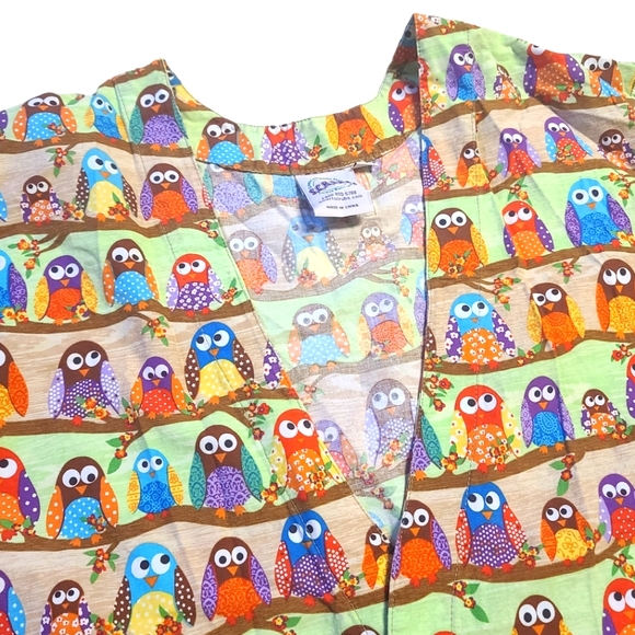S.C.R.U.B.S. Women's Long Sleeve Button Up Owl Print Scrubs Top Size Medium - Picture 2 of 15